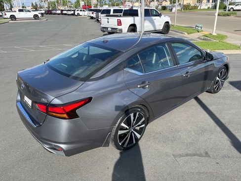 Used 2022 Nissan Altima 2.5 SR image 5