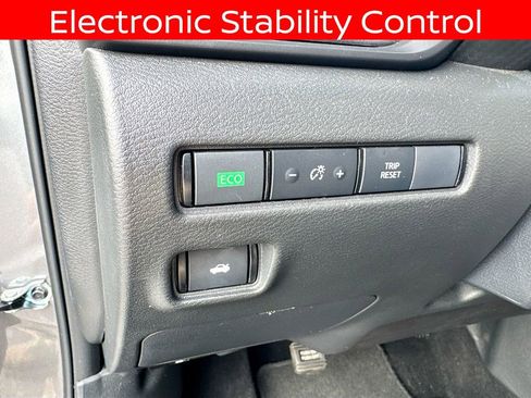Used 2025 Nissan Sentra S FWD image 9