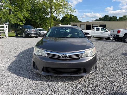 Used 2014 Toyota Camry FWD image 10