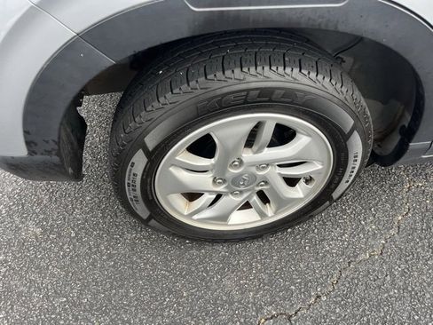 Used 2021 Hyundai Venue SE image 18