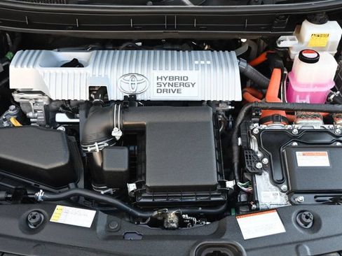 Used 2015 Toyota Prius Three FWD image 21