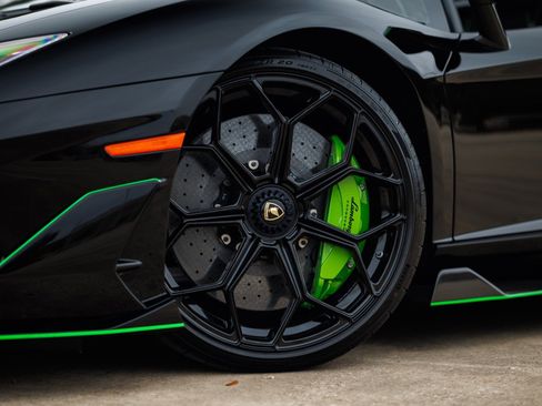 Used 2021 Lamborghini Aventador SVJ image 27