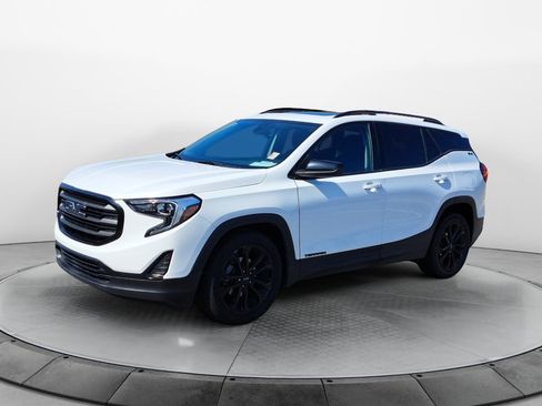 Used 2020 GMC Terrain SLE w/ Driver Convenience Package FWD image 3