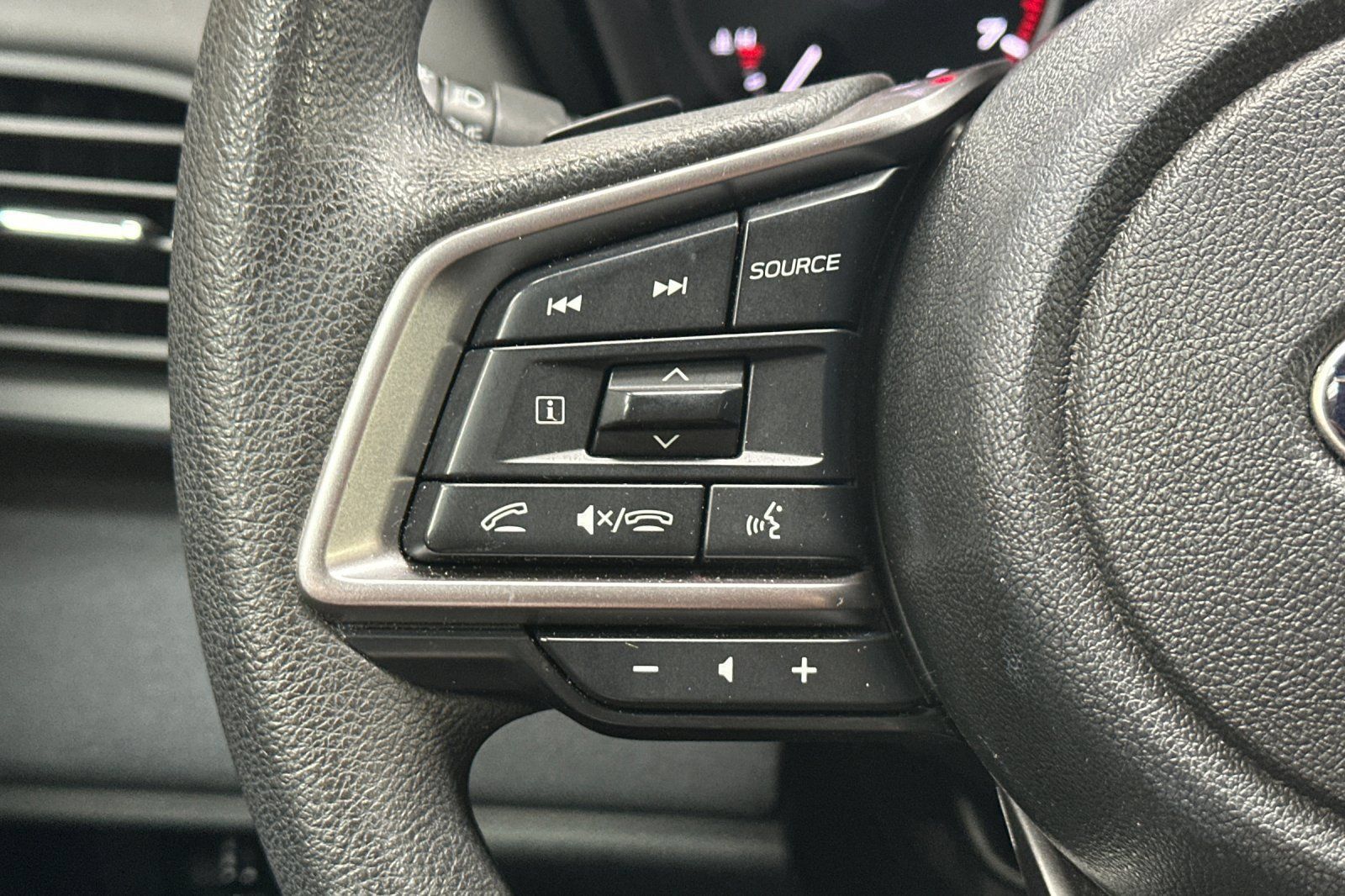 Used 2025 Subaru Outback AWD/4WD image 28