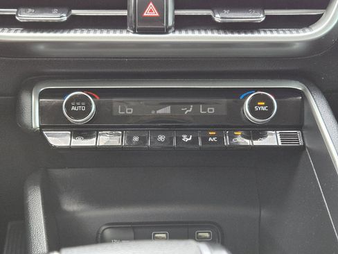 Used 2022 Kia K5 LX image 21