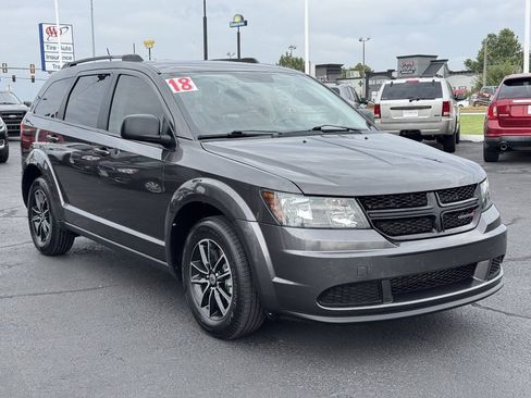 Used 2018 Dodge Journey SE w/ Popular Equipment Group FWD image 3