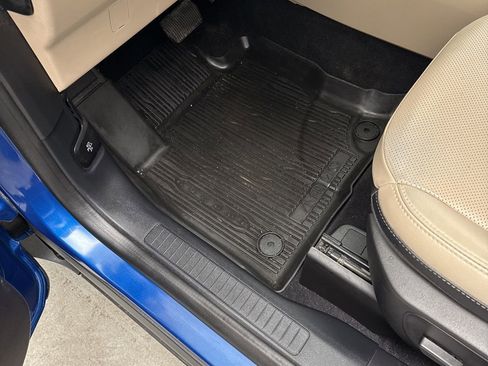 Certified 2022 Ford Escape Titanium w/ Class II Trailer Tow Package image 14