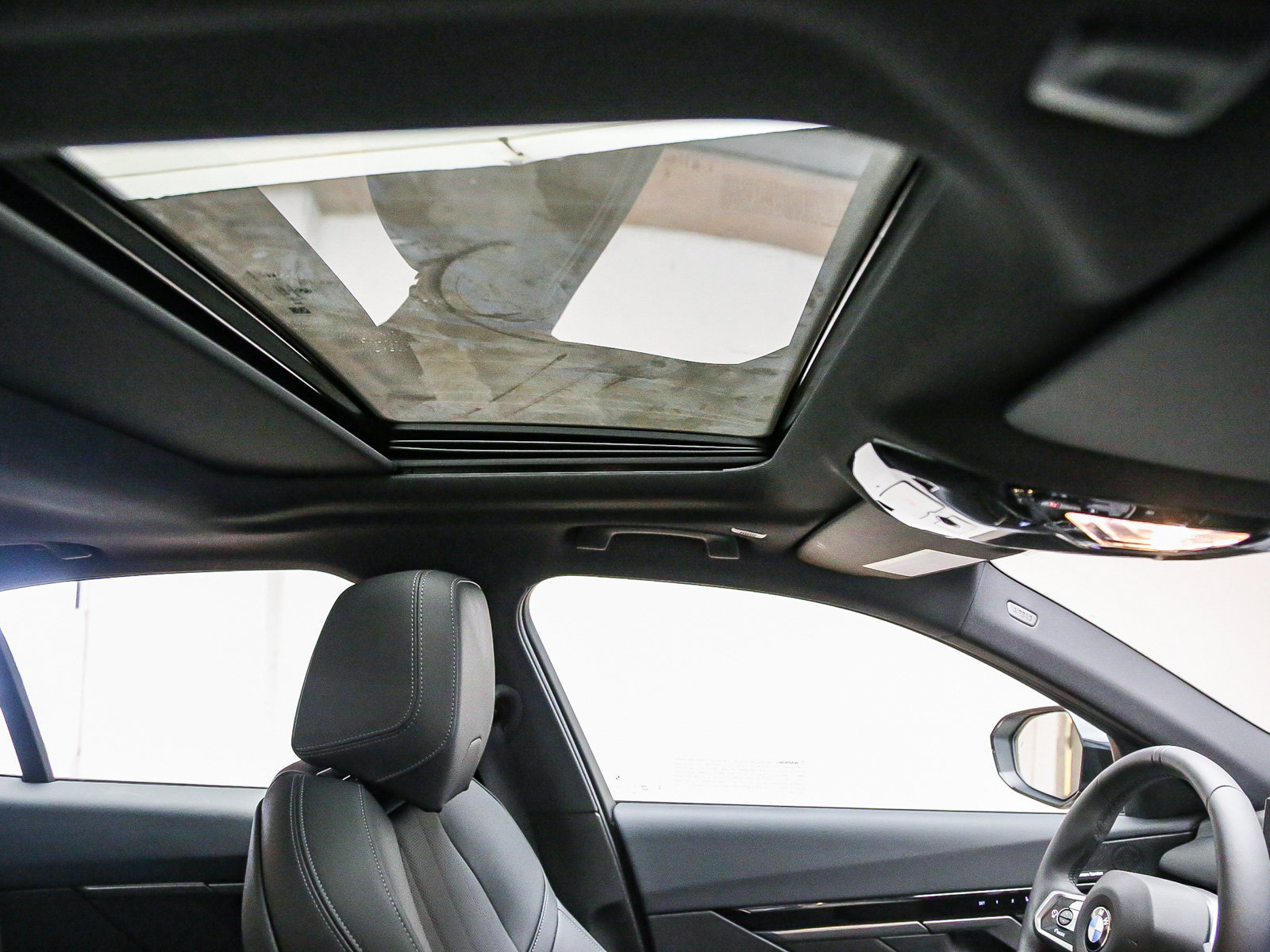 Used 2026 BMW 530i w/ M Sport Package RWD image 18