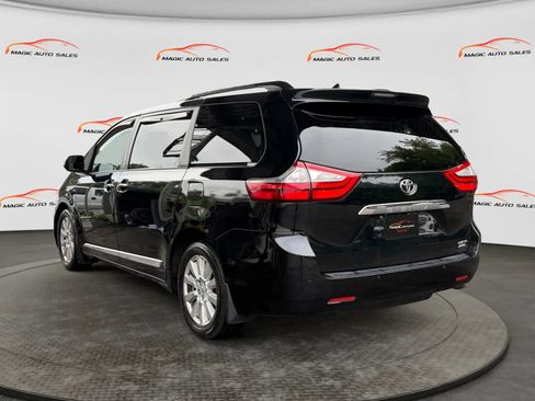 Used 2017 Toyota Sienna XLE Premium AWD/4WD image 8