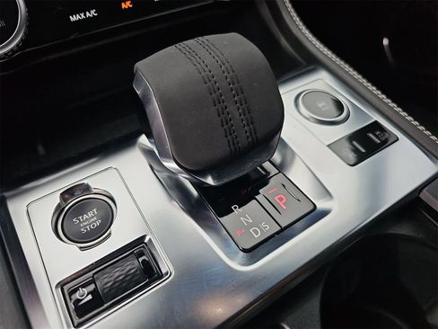 Used 2024 Jaguar F-PACE R-Dynamic S image 21