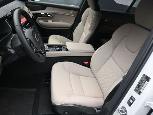 Used 2026 Volvo XC90 B6 Plus w/ Protection Package Premier image 18