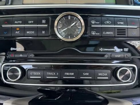 Used 2015 Kia K900 Luxury RWD image 35