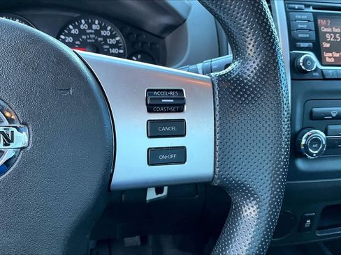 Used 2015 Nissan Xterra S image 23