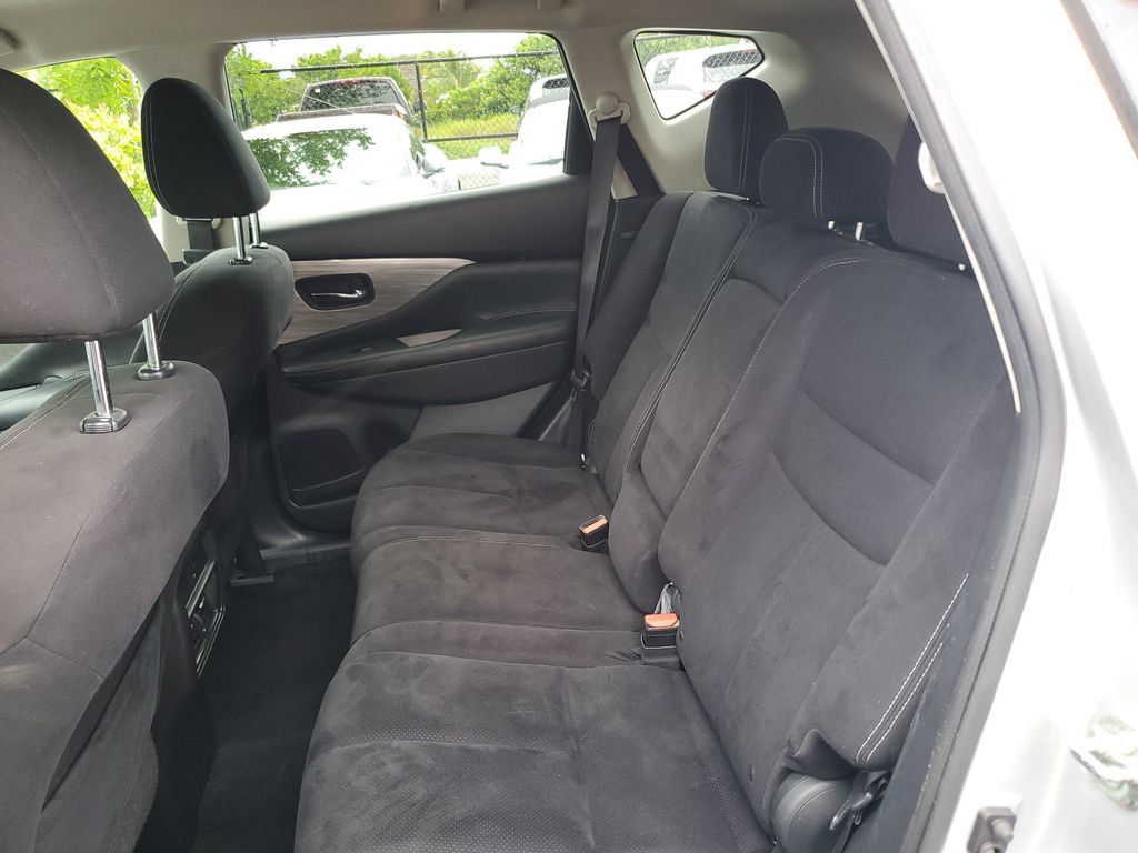 Used 2017 Nissan Murano SV FWD image 13