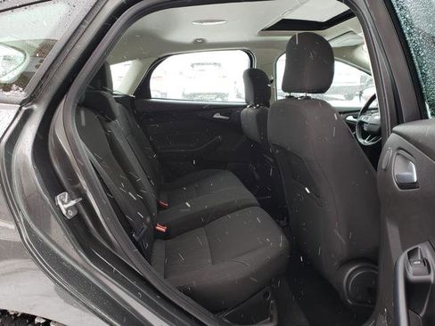 Used 2017 Ford Focus SEL w/ Cold Weather Package image 17