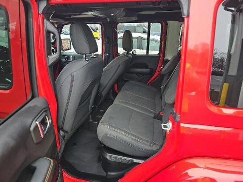 Used 2025 Jeep Wrangler Unlimited Sahara w/ Safety Group image 4