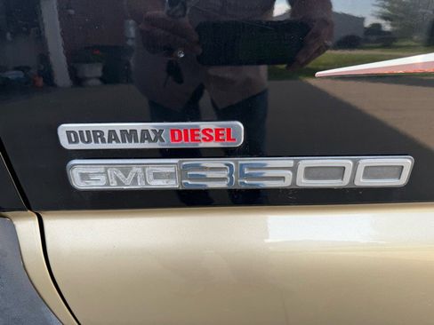 Used 2005 GMC Sierra 3500 SLT w/ Heavy-Duty Power Package image 42