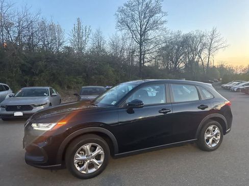 Used 2023 Honda HR-V LX image 4