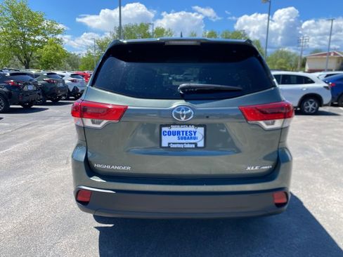 Used 2018 Toyota Highlander XLE AWD/4WD image 6
