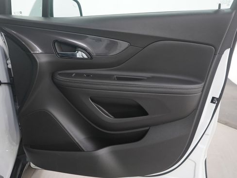 Used 2019 Buick Encore Essence image 11