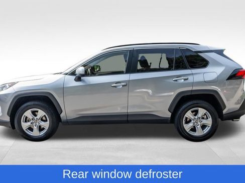 Used 2021 Toyota RAV4 XLE w/ Carpet Mat Package (TMS) AWD/4WD image 12