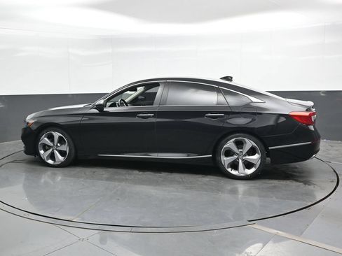 Used 2018 Honda Accord Touring image 7