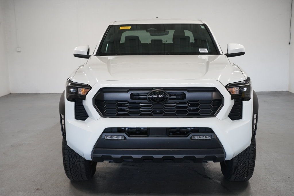 Certified 2026 Toyota Tacoma TRD Off-Road AWD/4WD image 2