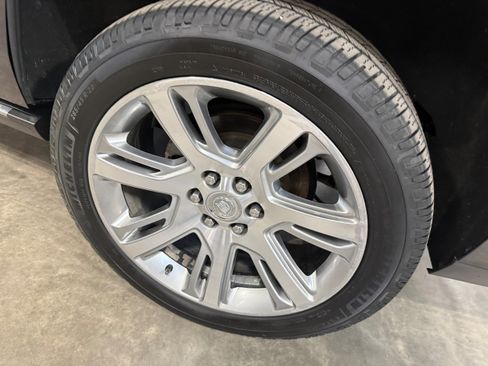 Used 2015 Cadillac Escalade Premium AWD/4WD image 30