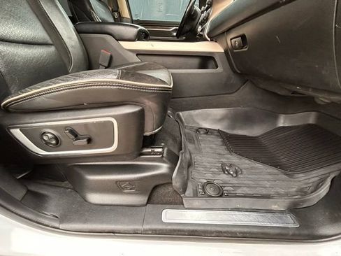 Used 2019 RAM 1500 Laramie AWD/4WD image 39