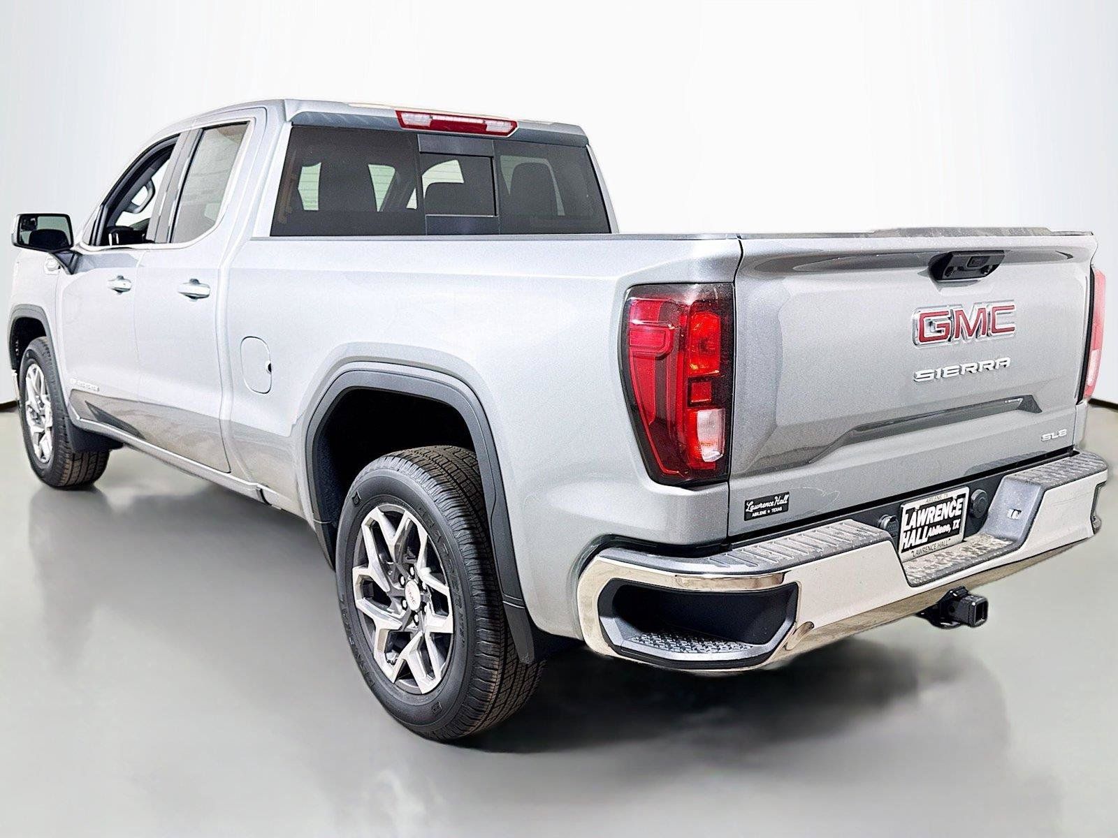 New 2026 GMC Sierra 1500 SLE w/ Preferred Package RWD image 3