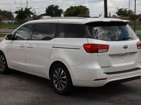 Used 2015 Kia Sedona SX FWD image 4