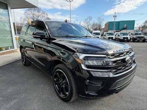Certified 2023 Ford Expedition Limited image 11