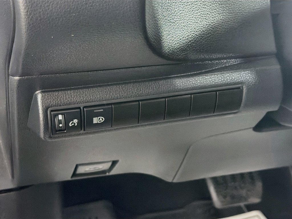 Used 2024 Toyota Corolla LE FWD image 11