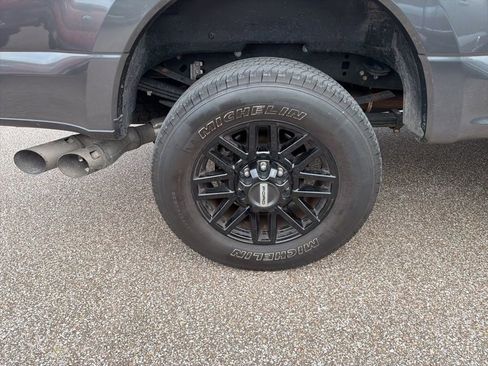 Used 2020 Ford F350 Lariat image 9