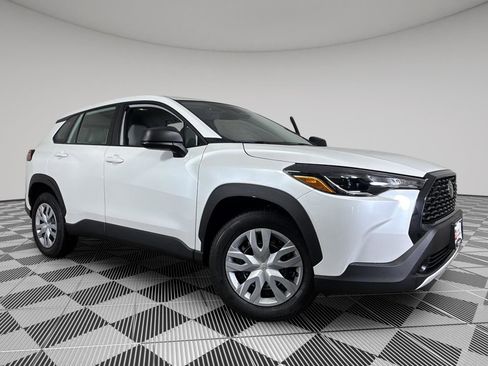 Used 2023 Toyota Corolla Cross L image 1