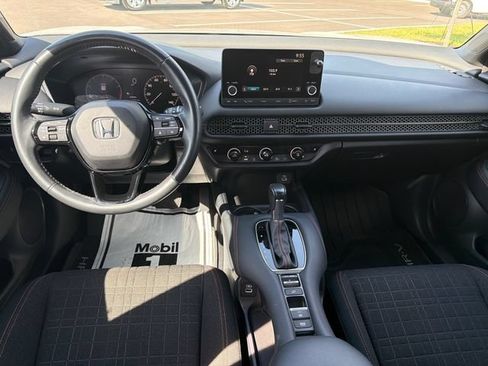 Used 2023 Honda HR-V Sport image 6