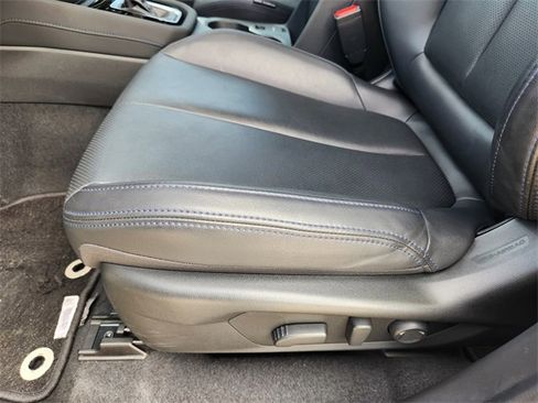 Used 2025 Subaru Forester Limited image 26