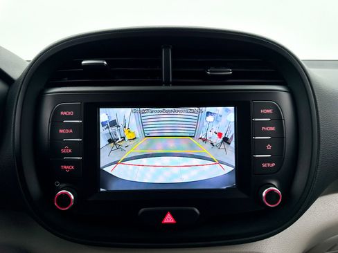 Used 2021 Kia Soul LX image 9