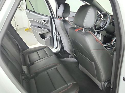 Used 2024 Chevrolet Trax RS w/ Sunroof Package FWD image 27