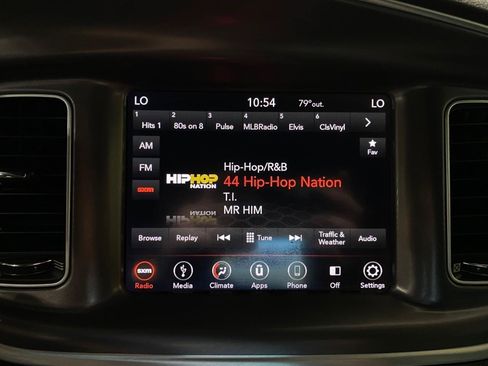 Used 2019 Dodge Charger SXT AWD/4WD image 13
