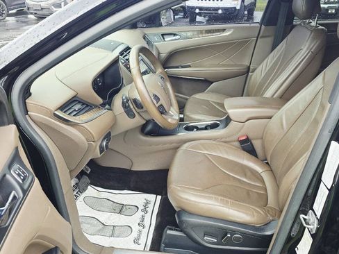 Used 2017 Lincoln MKC Reserve w/ Technology Package AWD/4WD image 10