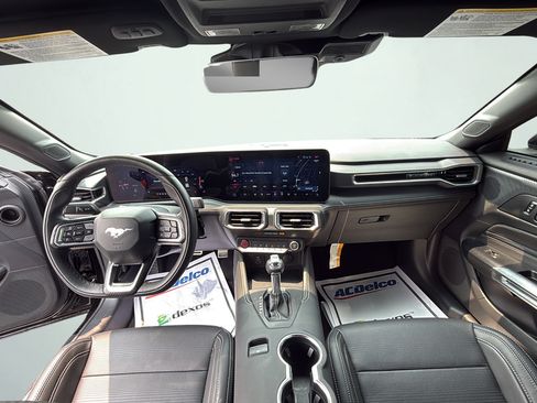 Used 2025 Ford Mustang Premium RWD image 35