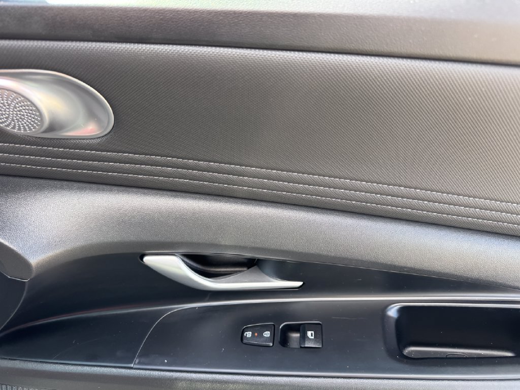 Certified 2025 Hyundai Elantra SEL FWD image 12