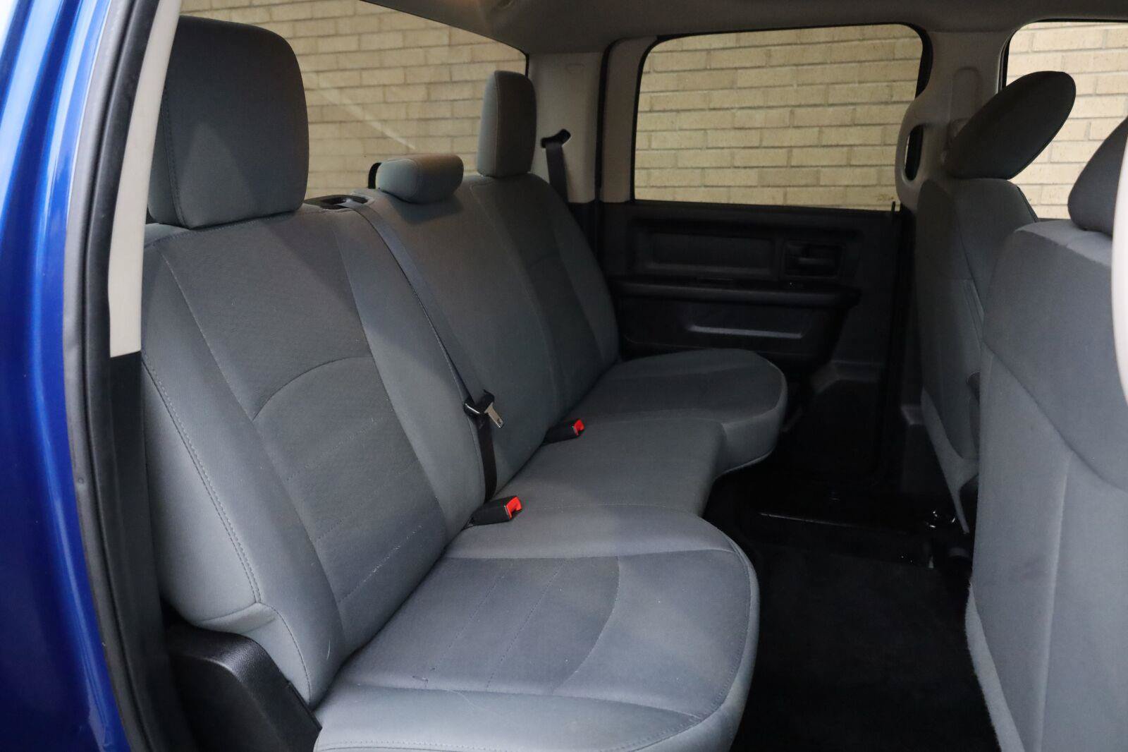 Used 2015 RAM 1500 Express RWD image 22