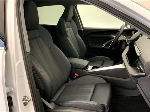 Certified 2025 Audi Q5 2.0T Premium Plus w/ Premium Plus image 7