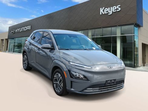 Certified 2023 Hyundai Kona SE FWD image 3