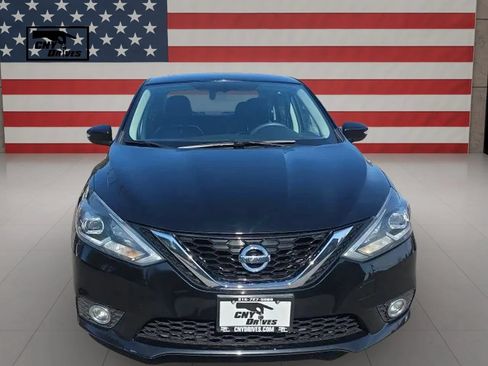 Used 2016 Nissan Sentra SR w/ SR Premium Package FWD image 2