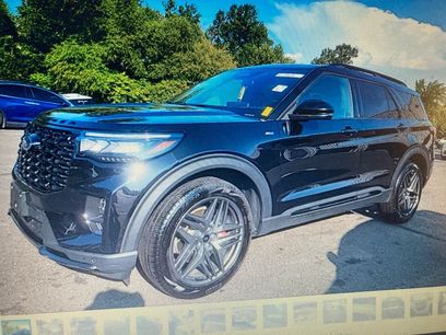 Used 2025 Ford Explorer ST-Line w/ ST-Line Street Pack