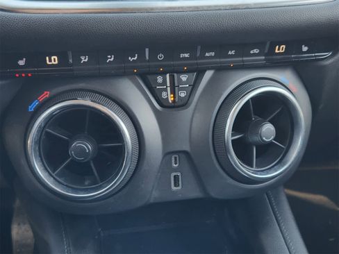 Used 2021 Chevrolet Blazer LT image 18