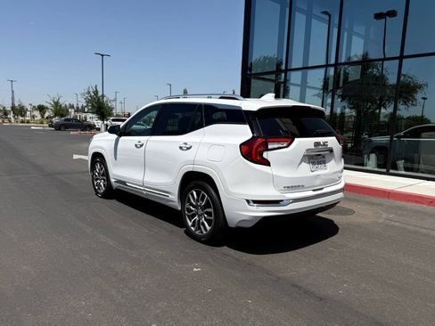Used 2022 GMC Terrain Denali w/ Denali Premium Package AWD/4WD image 10